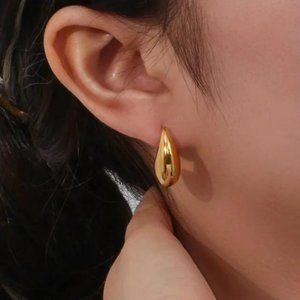 New 18K Gold Hollow Out Boat Shape Stud Earring